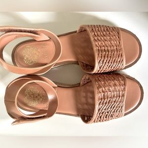 Vince Camuto 7 1/2 sandals